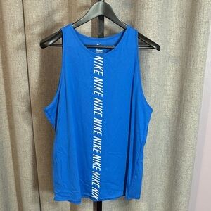 Women’s Nike Tank - XL